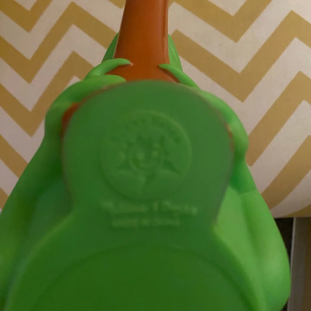 Green and Red Chameleon Watering Can by Melissa and Doug (40)